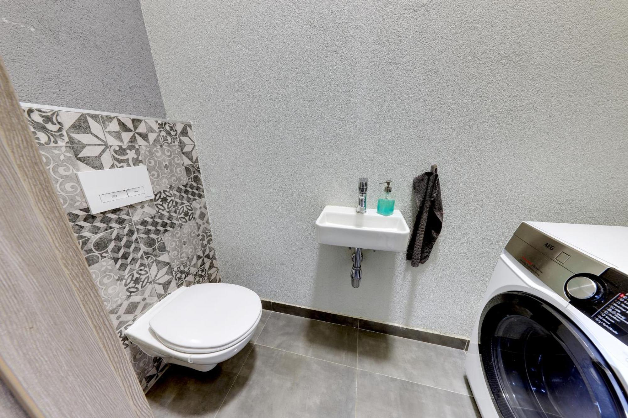 Lovely 2-Bedroom Apartment In Centre Of Bratislava Esterno foto
